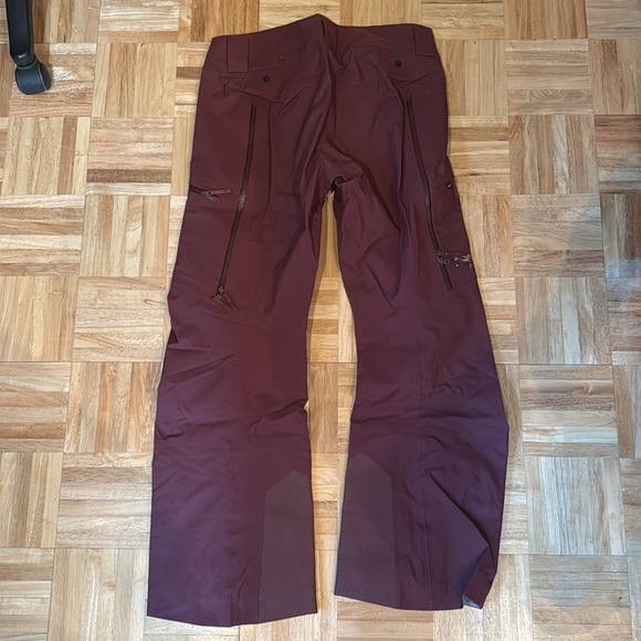 Arc’teryx ski pant size medium - Picture 4 of 4